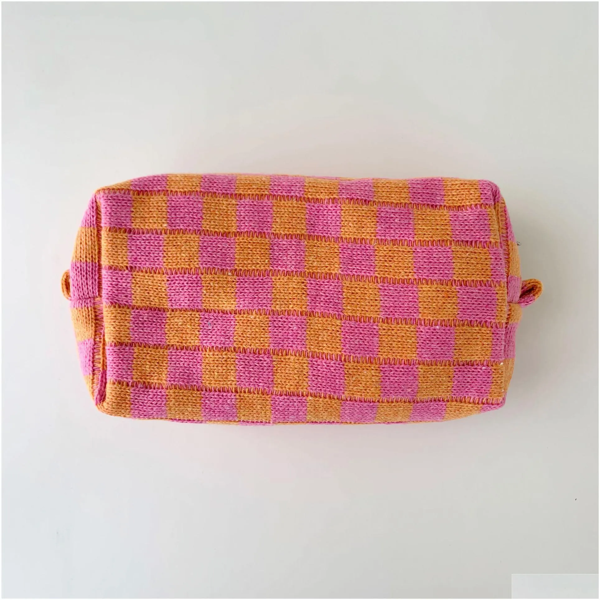 wool checkerboard cosmetic bag large capacity knitted storage bag autumn and winter plaid knitted storage toiletry bag portable