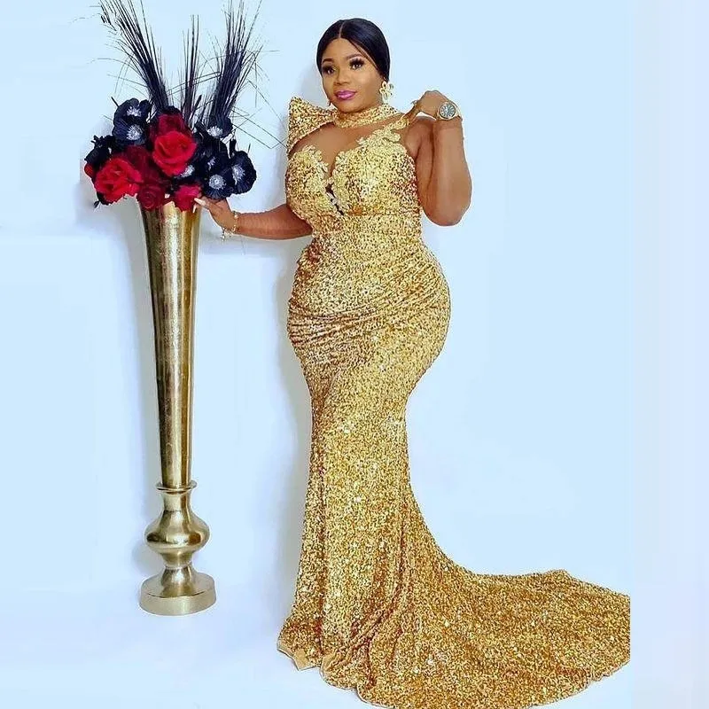 2024 Stunning Gold Sequined Evening Dresses High Neck Arabic Elegant Lace Appliqued Mermaid Formal Prom Party Gowns Plus Size Specical Occasion Dress Long Sleeves