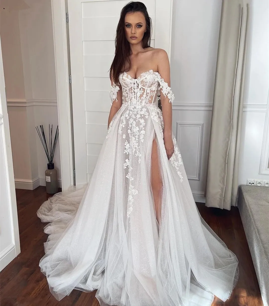 2024 Bohemian Western Country A Line Wedding Dresses Sexy Off The Shoulder Illusion Lace Appliqued Vintage Sequined Bridal Gowns Thigh Split Tulle Robes de Mariee