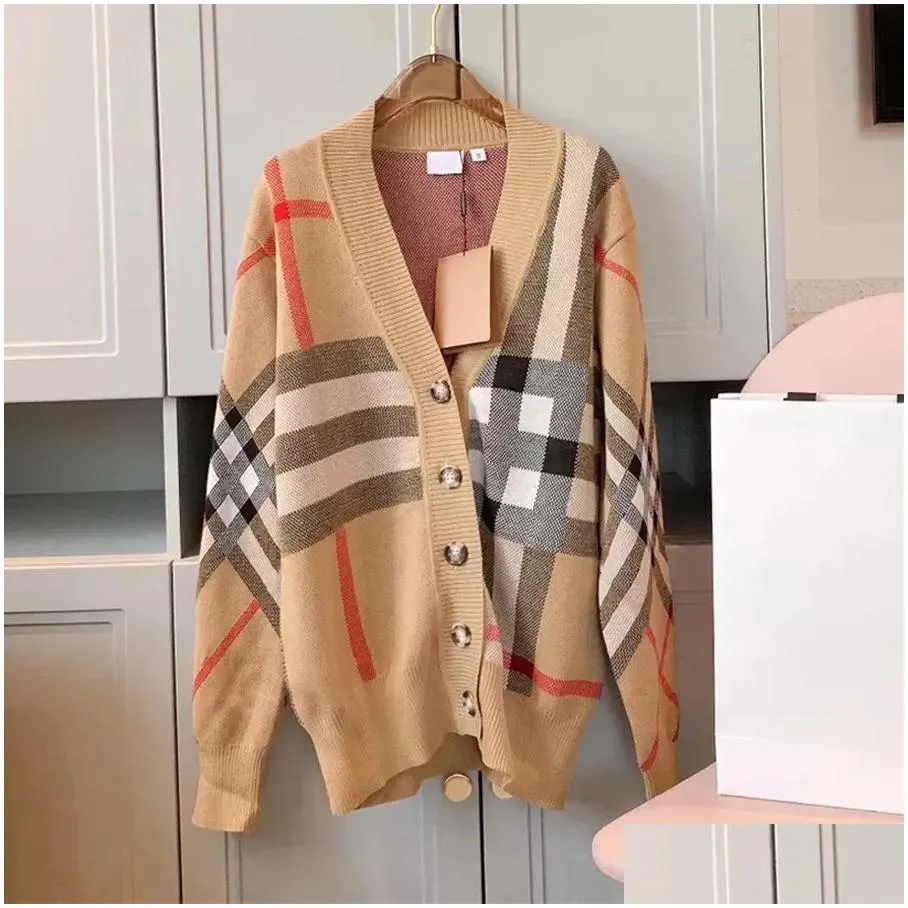 Sweater Women`s Autumn Round neck striped fashion Long Sleeve Women High End Jacquard Cardigan knitting Sweaters Coats