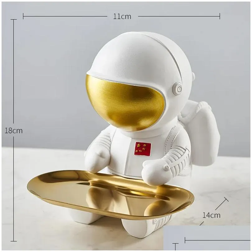 Creative Astronaut Statue Storage Tray Nordic Home Decor Desk Figurine Living Room Table Key 220518