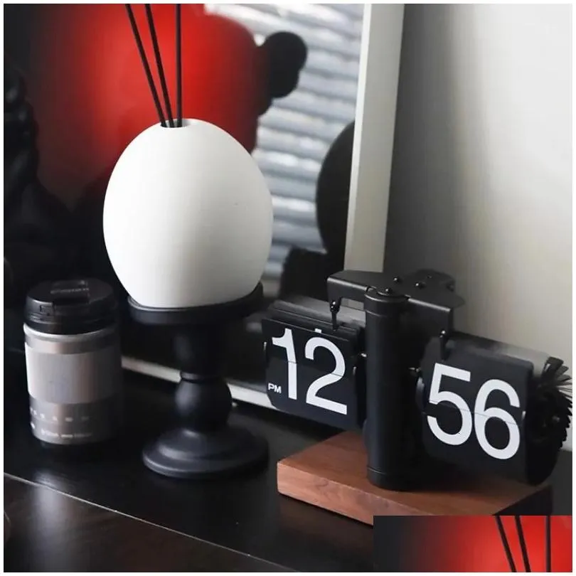 Desk Table Clocks Creative Automatic Page Turning Clock Retro Living Room Tabletop Decoration Home Digital Mechanical Seat Clocks Birthday Present