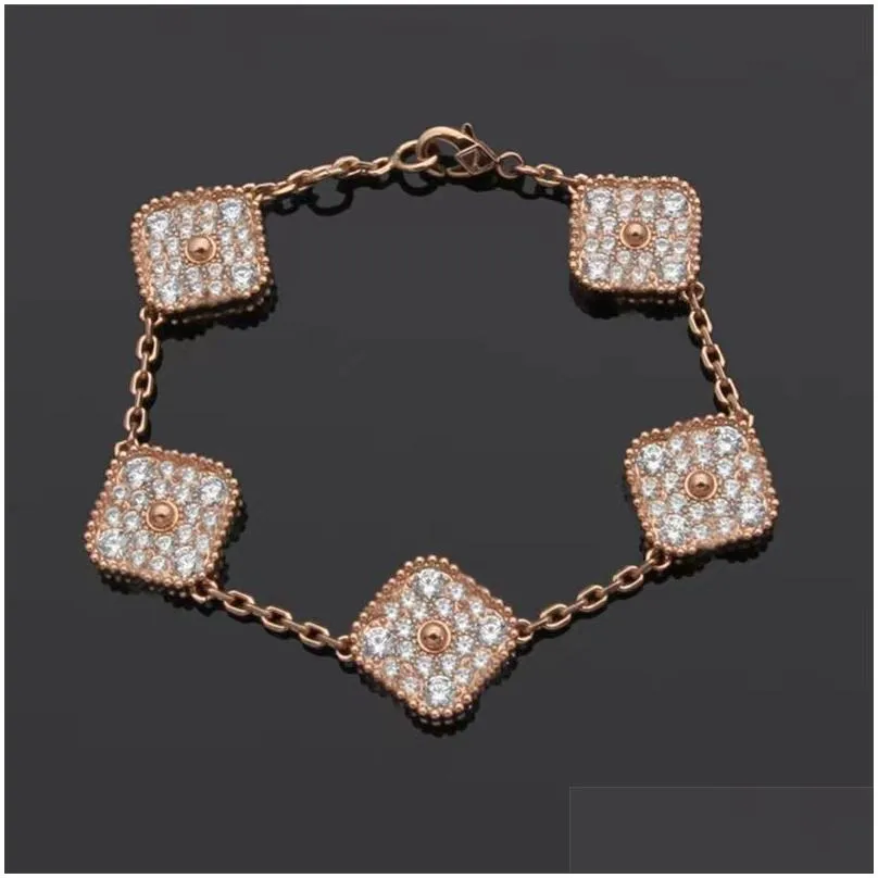 Chain 2023 Brand Classic Crystal Chain Bracelet Fashionable Charm Fourleaf Grass Fl Diamond Womens High Quality Designer Drop Deliver Dhofp