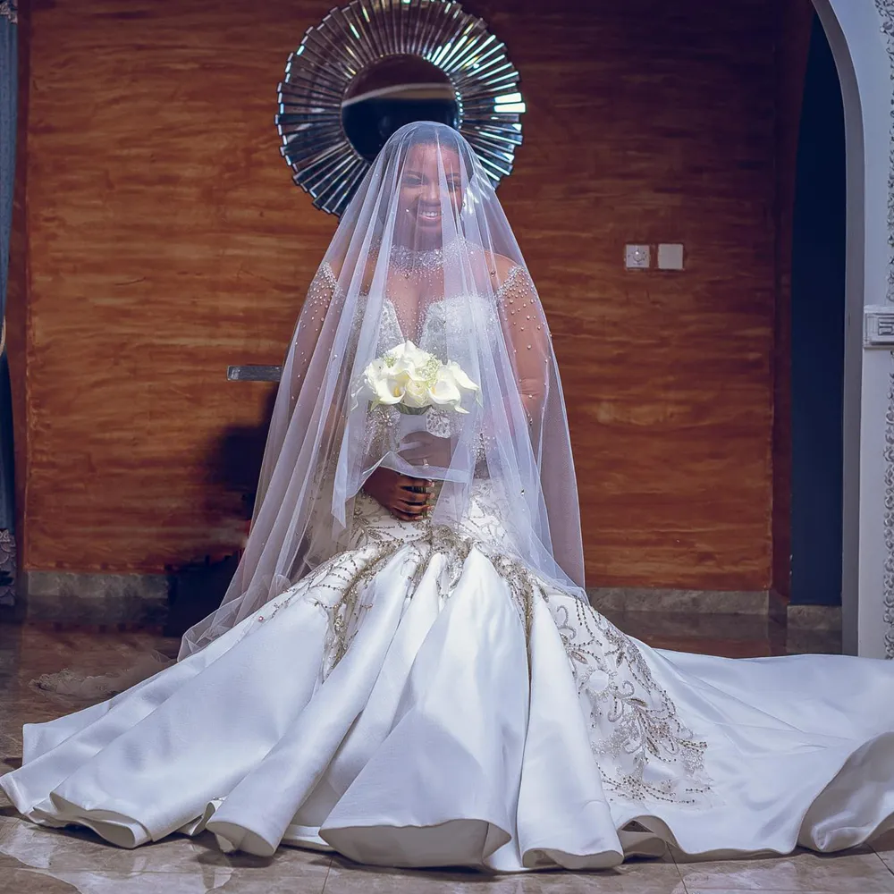 Luxury Wedding Dress for Bride Mermaid Sheer Neck Long Sleeves Satin Beaded Rehinestones Bridal Gowns for African Arabic Nigeria Black Women Girls Marriage D108