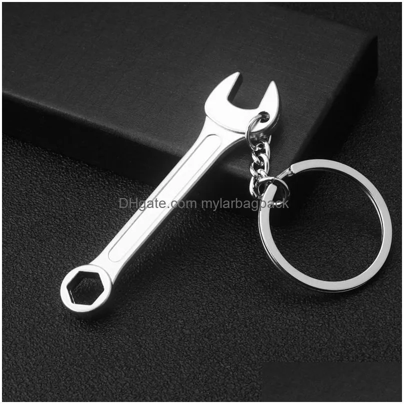 Other Hand Tools Keychains For Men Car Bag Keyring Tool Mini Utility Pocket Clasp Rer Hammer Wrench Pliers Shovel Axe Spanner Simation Dhabh