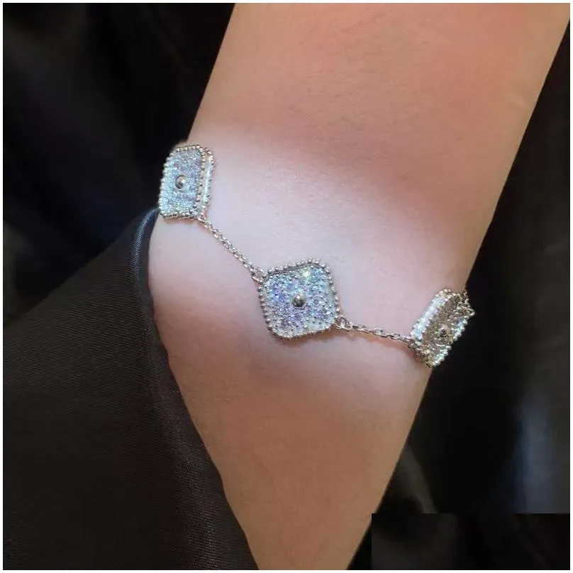 Chain 2023 Brand Classic Crystal Chain Bracelet Fashionable Charm Fourleaf Grass Fl Diamond Womens High Quality Designer Drop Deliver Dhofp