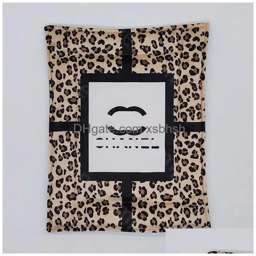 fashion plush dog mat designer vintage print pet pad warm breathable dog blanket schnauzer corgi french bulldog