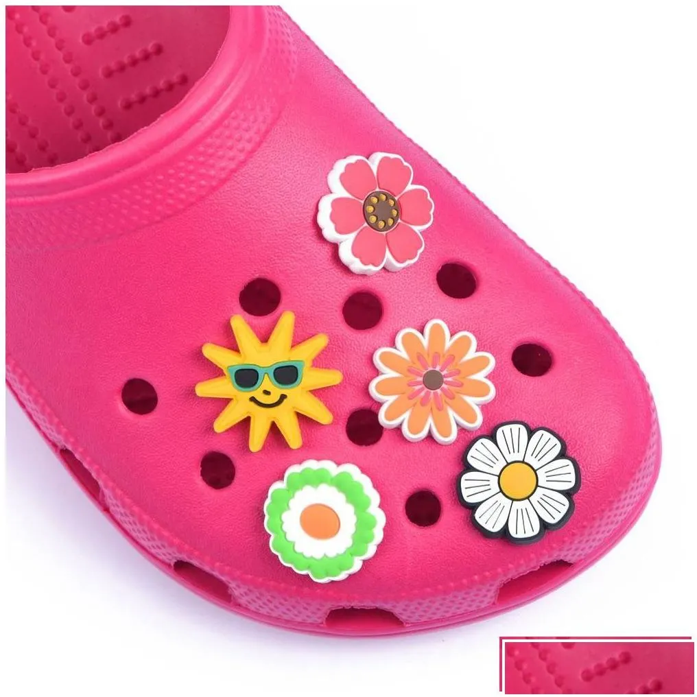 Soft PVC Rubber Bee Flower Charms for Summer Clogs Wholesale Factory Gift