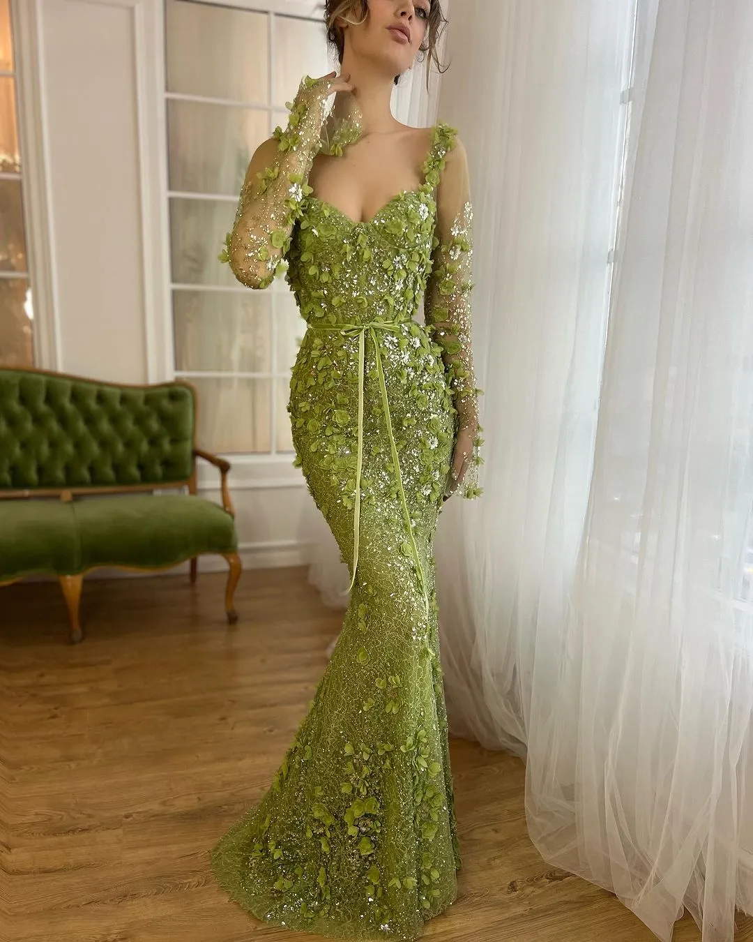 Green A Line Evening Dresses V Neck Long Sleeves High Neck Prom Dress 3D Flowers Beads Special Occasion Gowns