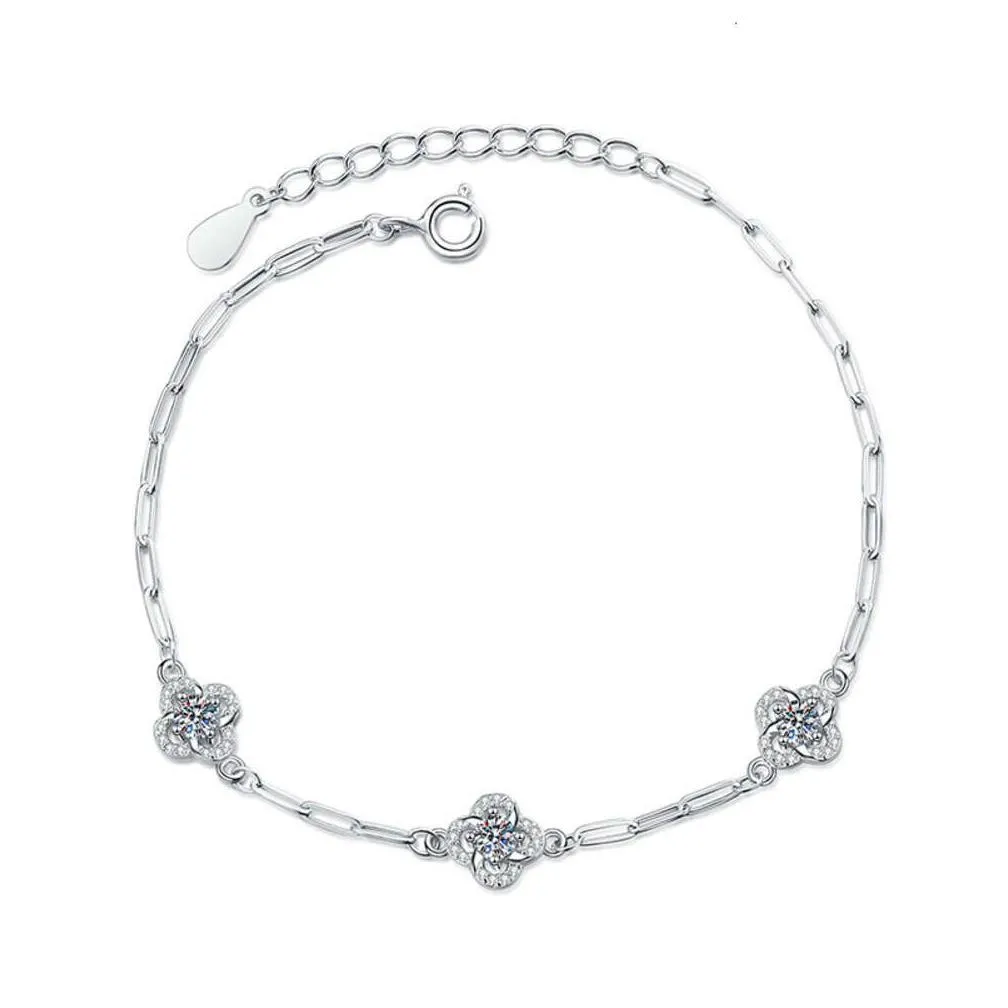  selling sterling silver four-leaf clover d vvs 0.6ct moissanite sterling silver adjustable bracelet for women jewelry