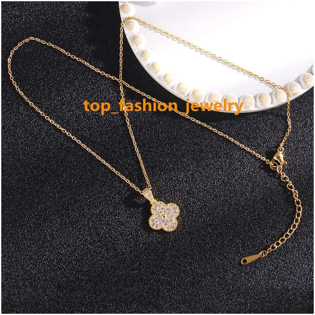 pendant necklaces four-leafed clover luxury necklace designers jewelry diamonds necklace women titanium steel gold-plated never fade