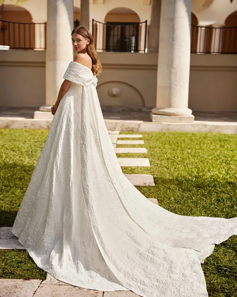 3D Pattern Wedding Dresses Off Shoulder Short Sleeve Bridal Gowns Sweep Train Backless Bride Dress