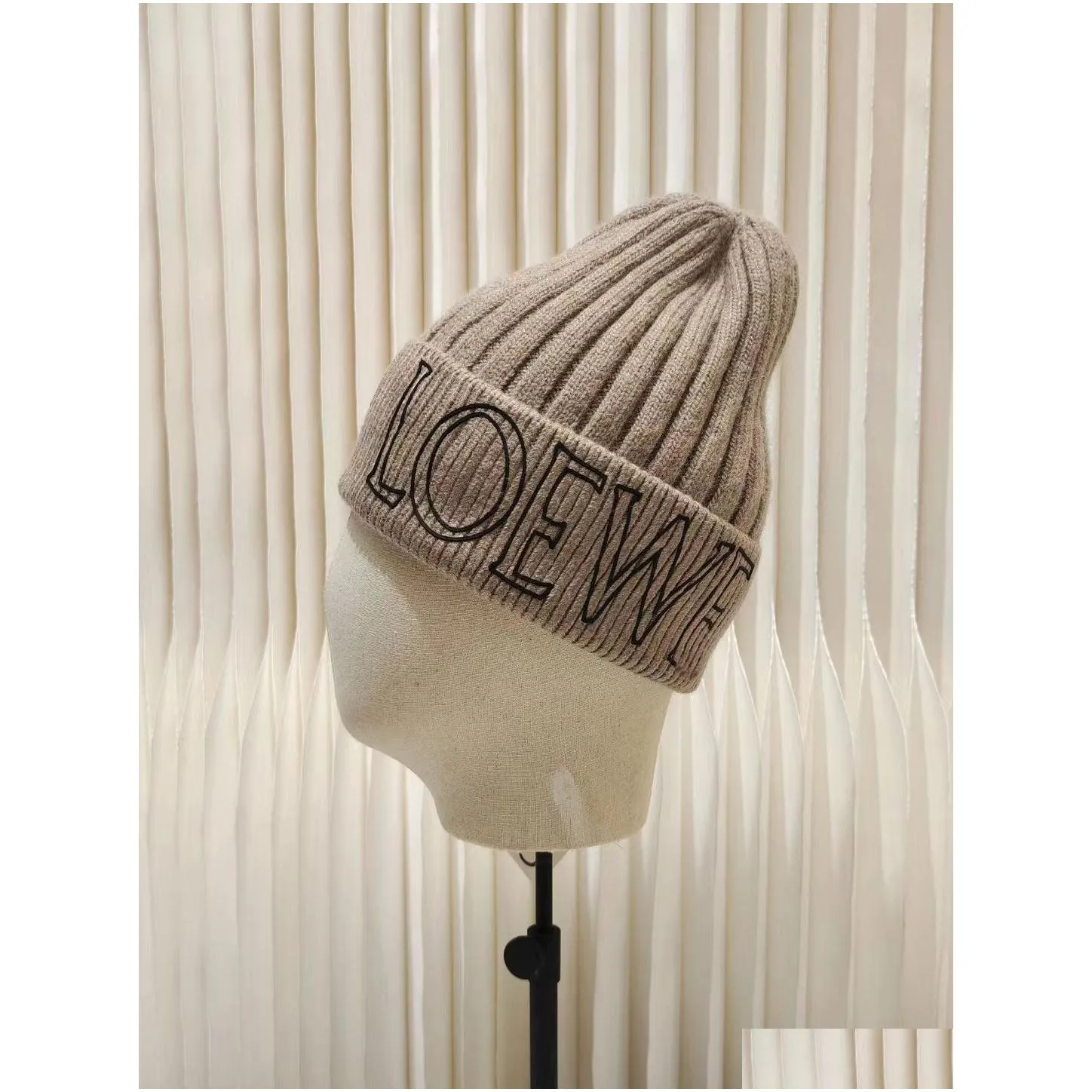 luxury cashmere knitted hat designer loewf beanie cap men`s winter casual wool warm hat