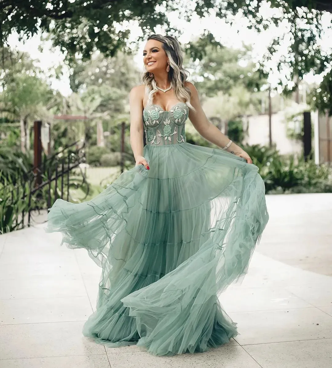 Fabulous Sage Floral Appliqued Prom Dresses Sweetheart Neck Sleeveless Pleated Evening Gowns A Line Floor Length Tulle Formal Dress