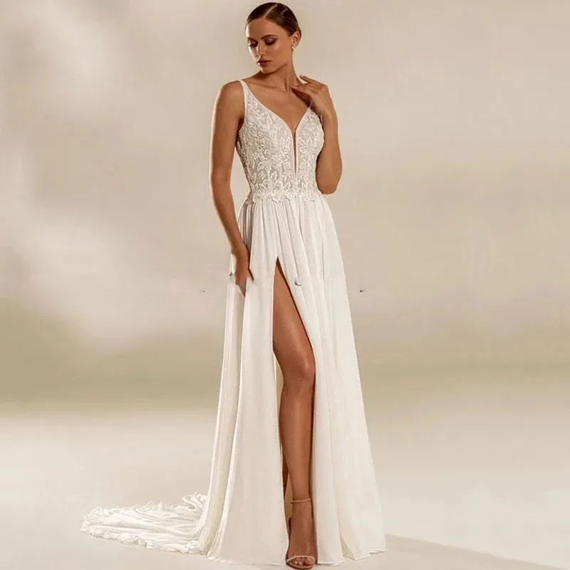 Plus Size V Neck Sexy Side Split A Line Wedding Dresses Summer Beach Elegant Lace Chiffon Boho Bridal Gowns With Pleats Vestidos De Novia Backless Bride Robes CL3221