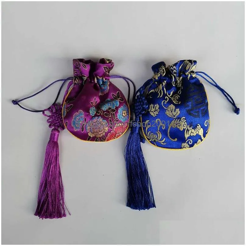 carrying ancient style sachet bags ay tsao sachet chinese style pouch