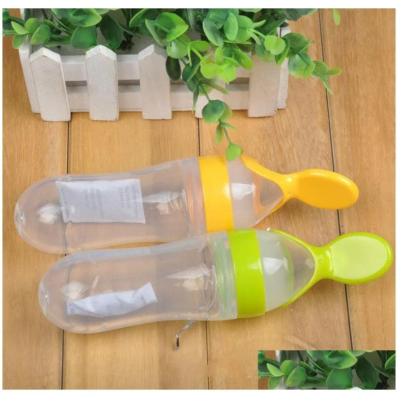 safe cute baby rice paste eating training silicone with spoon bottle infant`s complementary food squeeze bottle milk juice bottles