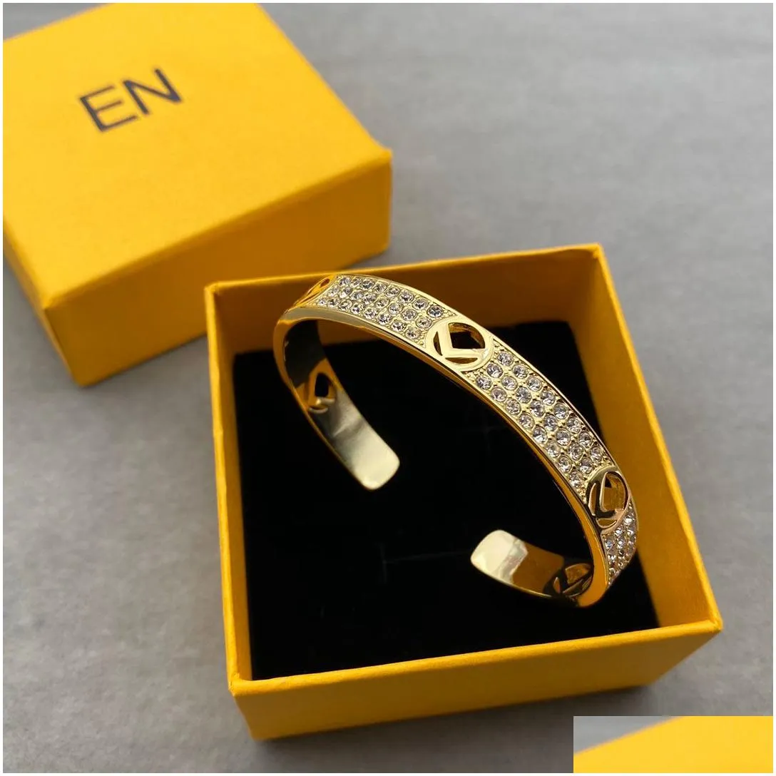 luxury designer bracelet cuff classic ladies bracelet jewelry bracelet rose gold openable diamond fashionable and versatile accessories