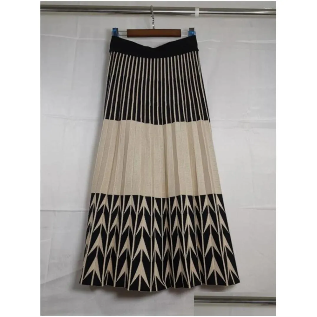 skirts 2023 autumn winter women high waist slim long skirt quality fashion contrast color geometric stripes knitted