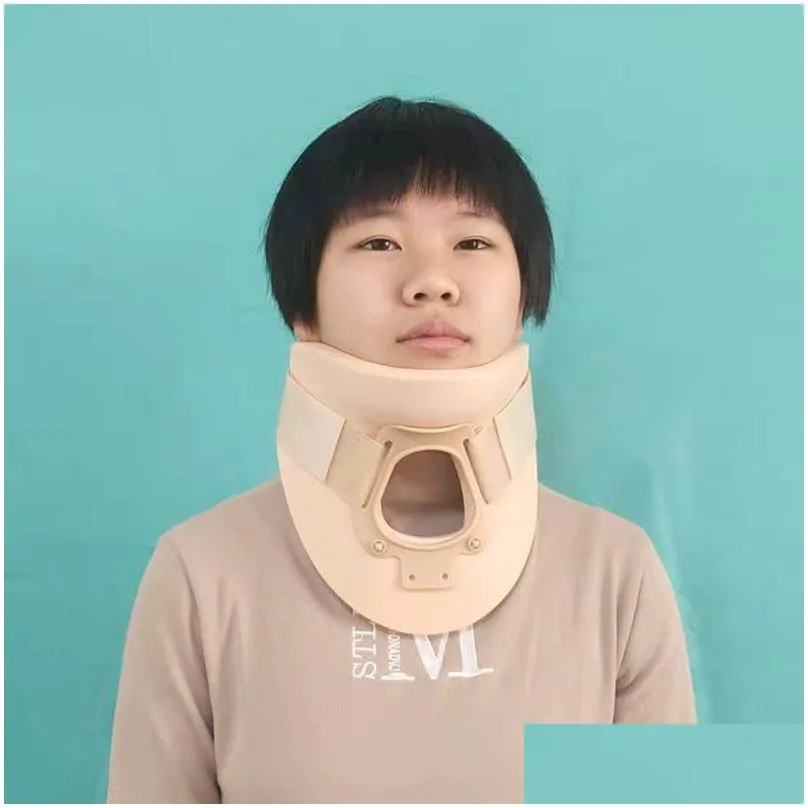 splitting neck brace for adult neck collar correction brace positioning for neck protection