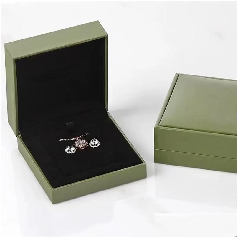 classic designer four-leaf clover jewelry box set high quality necklace stud earrings bracelet box contains handbag certificate