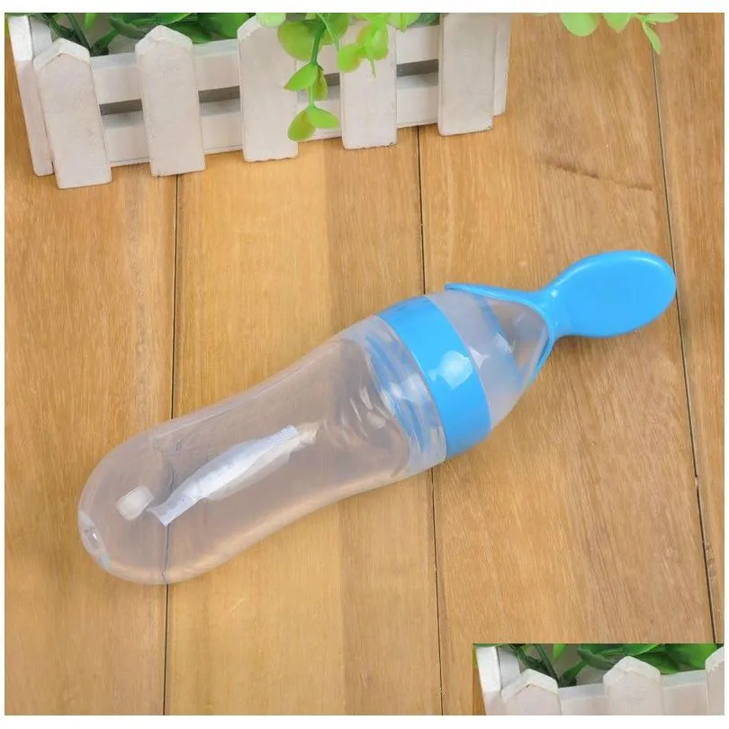 safe cute baby rice paste eating training silicone with spoon bottle infant`s complementary food squeeze bottle milk juice bottles