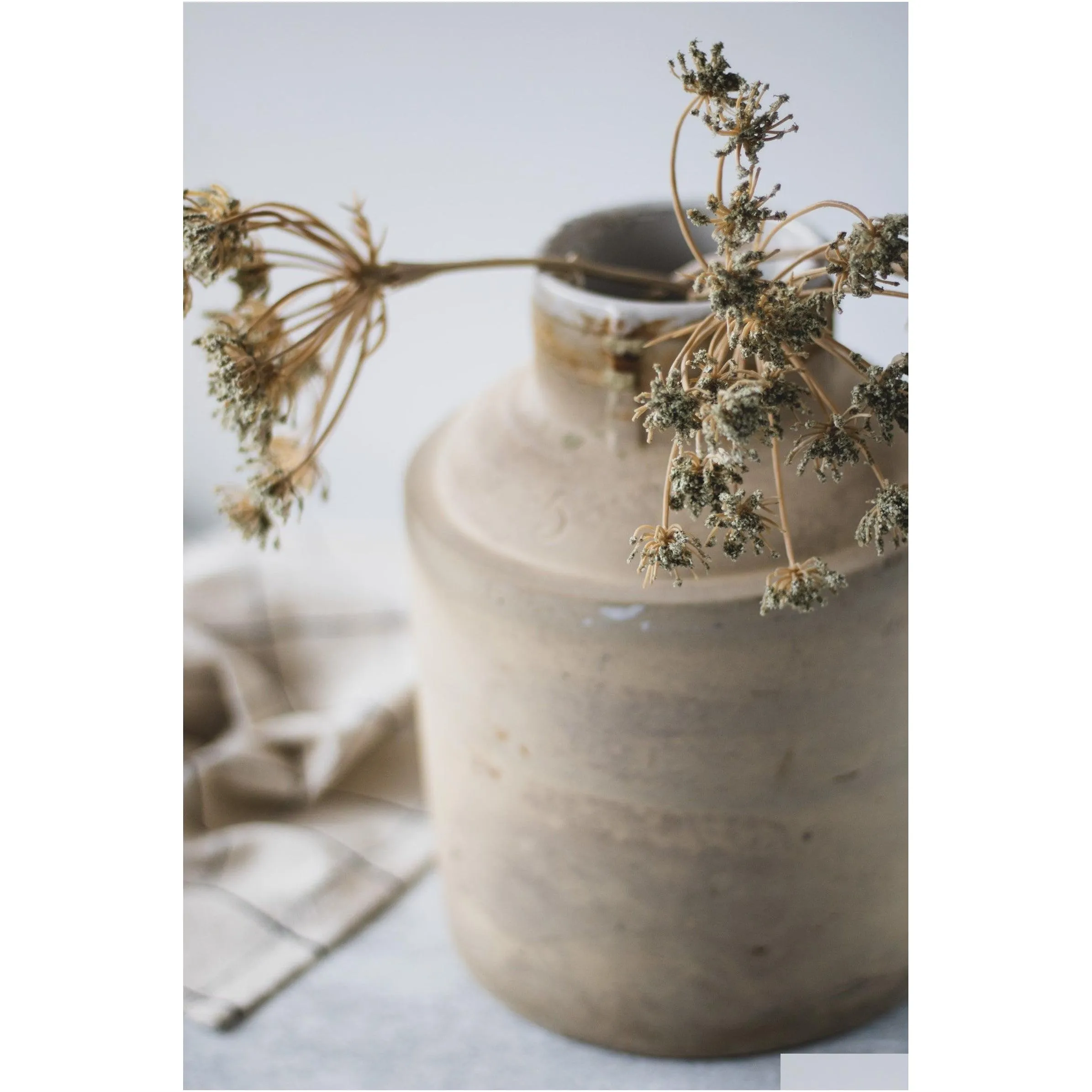Vases Antique Beige Stoneware Clogk Vase Unglazed Rustic Primitive Y Old Fermentation Jar Drop Delivery Home Garden Home Decor Otdnm