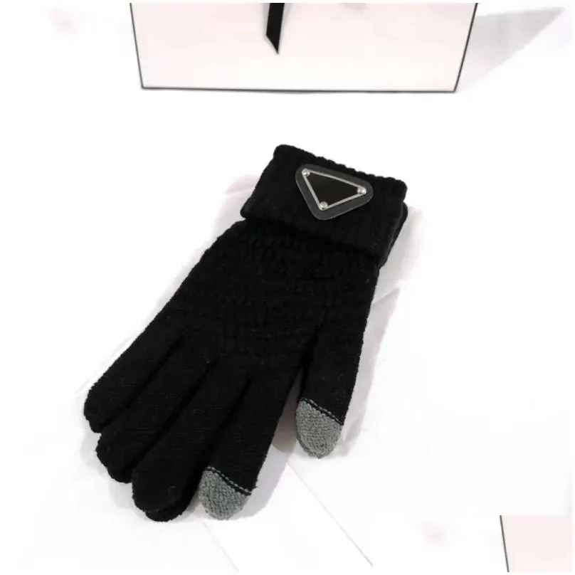 Five Fingers Gloves Brand Knitted Gloves Luxury Designer Women Solid Jacquard Warm Fingers Winter Glove 4 Colors Wholesale 60G Drop De Dhxud