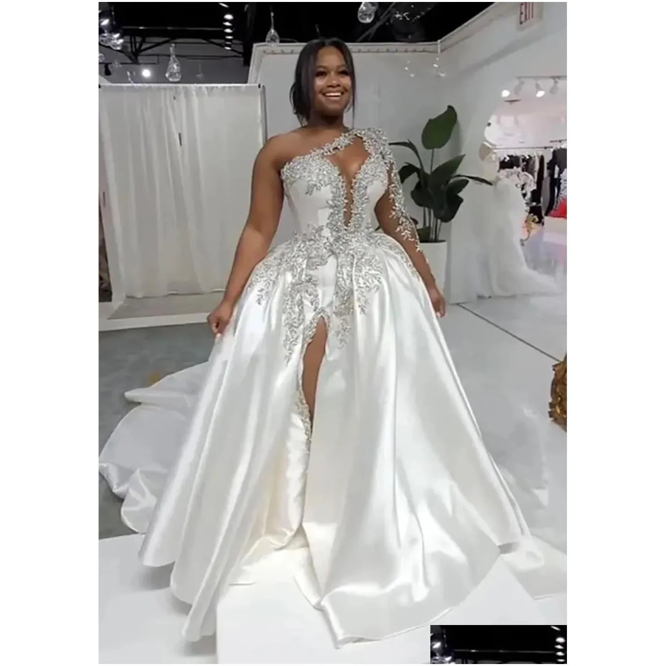 A-Line Wedding Dresses White Wedding Dresses Ivory Bridal Gowns A Line Floor-Length Applique Custom Zipper Lace Up Plus Size New Satin Otrbn