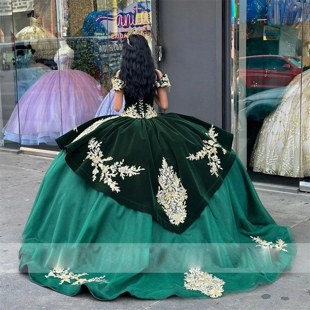 2024 Sexy Quinceanera Dresses Dark Green Velvet Ball Gown Off Shoulder Gold Lace Appliques Beads Puffy Party Dress Prom Evening Gowns Corset Back