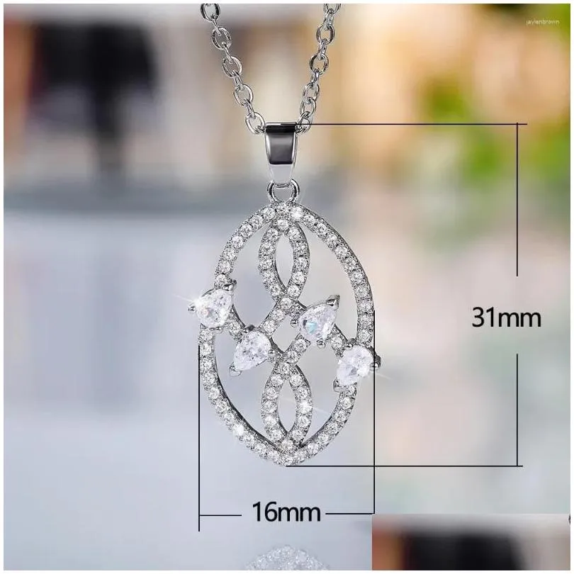 pendant necklaces 2024 fashion retro wild leaf necklace female temperament high-end copper-plated platinum zircon clavicle chain