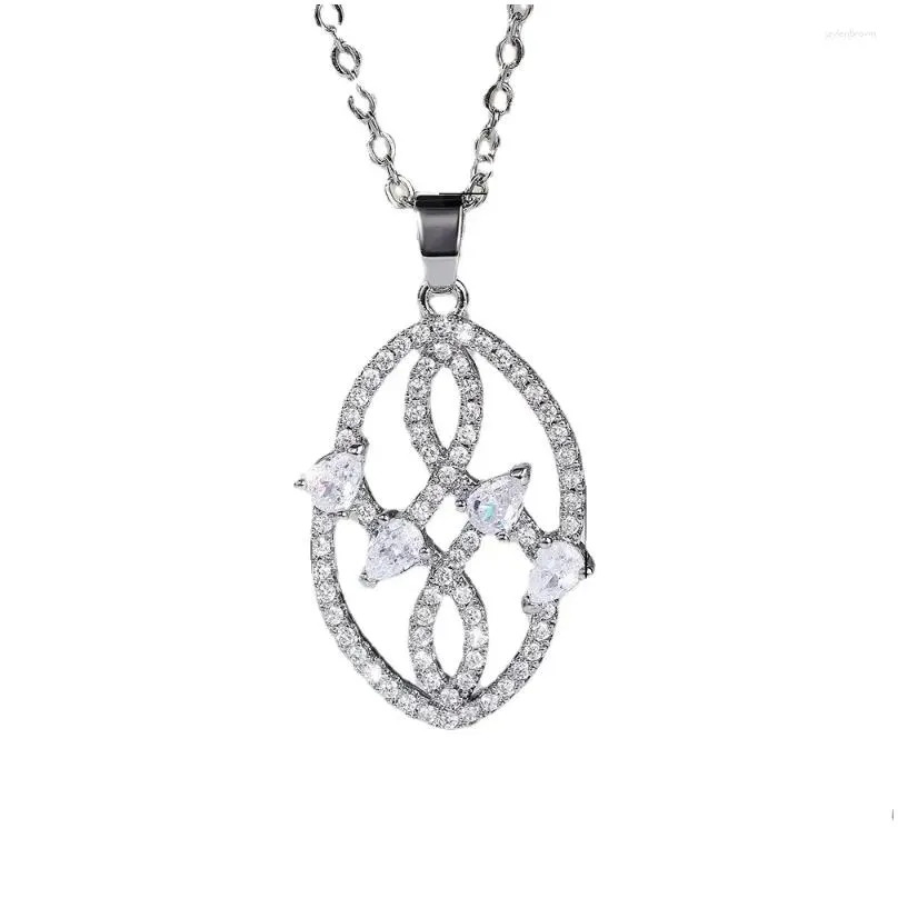 pendant necklaces 2024 fashion retro wild leaf necklace female temperament high-end copper-plated platinum zircon clavicle chain
