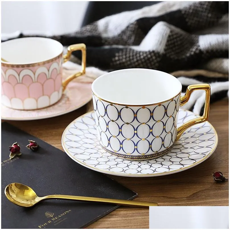 Cups & Saucers European Luxury Coffee Cups Saucers Porcelain Royal Exquisite British Afternoon Tea Cup Set Fashion Cafe Mug For Gift D Dhzq0