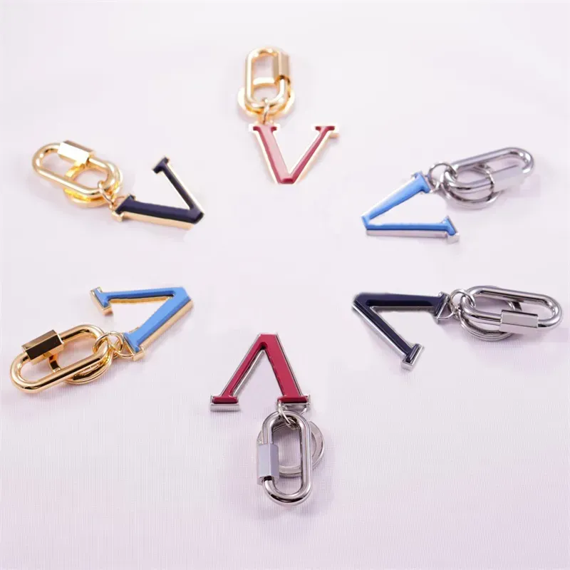 Fashion Mens Key Chain Designer Woman V Hang Keychain Gold Silver Luxury Key Ring Letter Bag Decoration Brand Key Pendant Llavero Classics CYD24012807-6