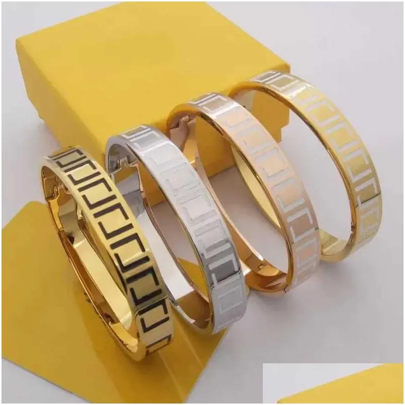 bangle europe america top designer jewelry lady women titanium steel black/white enamel engraved letter 18k gold bangle bracelet 4