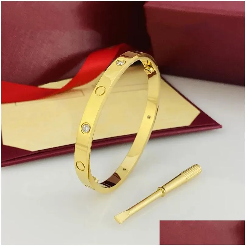 designer screw bracelet fashion luxury jewelrys trendy bangle 18k gold bracelet titanium steel women men nail bracelets silver classic designer