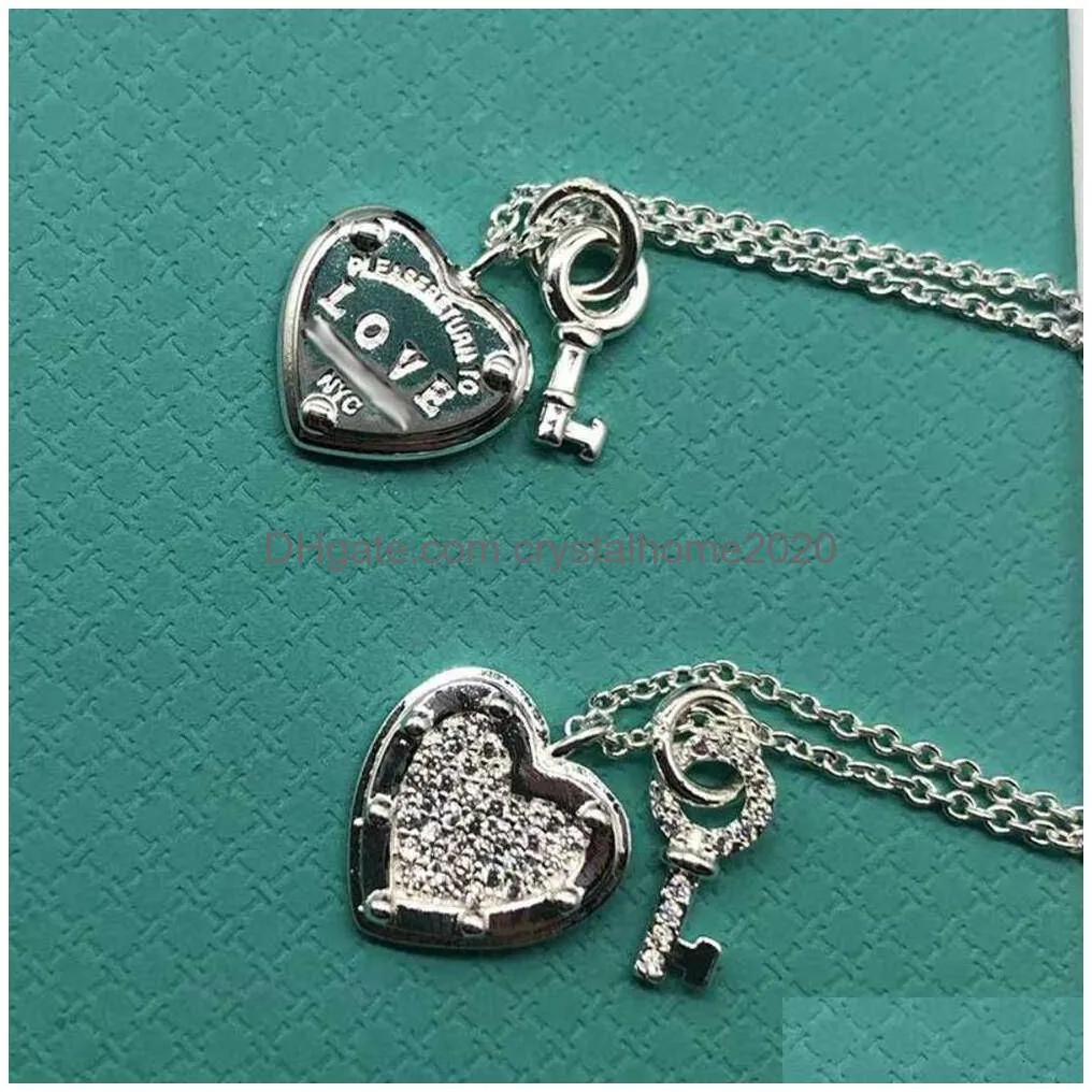 Anypendant 2024 New Designer Necklaces T S925 Sterling Sier Diamond Heart Brand Small Key Necklace Platinum Clavicle Chain Light Luxu Dhld7