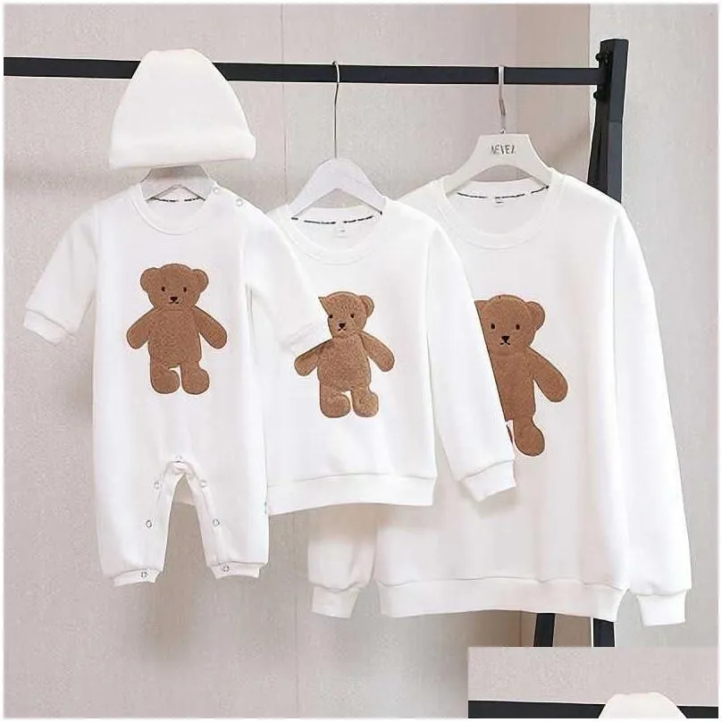 Spring And Autumn Sweater Family Matching Clothes Embroidery Cartoon Bear Father Son Mother Daughter Long-Sleeved Shirt 211025 Drop D Dhzrh