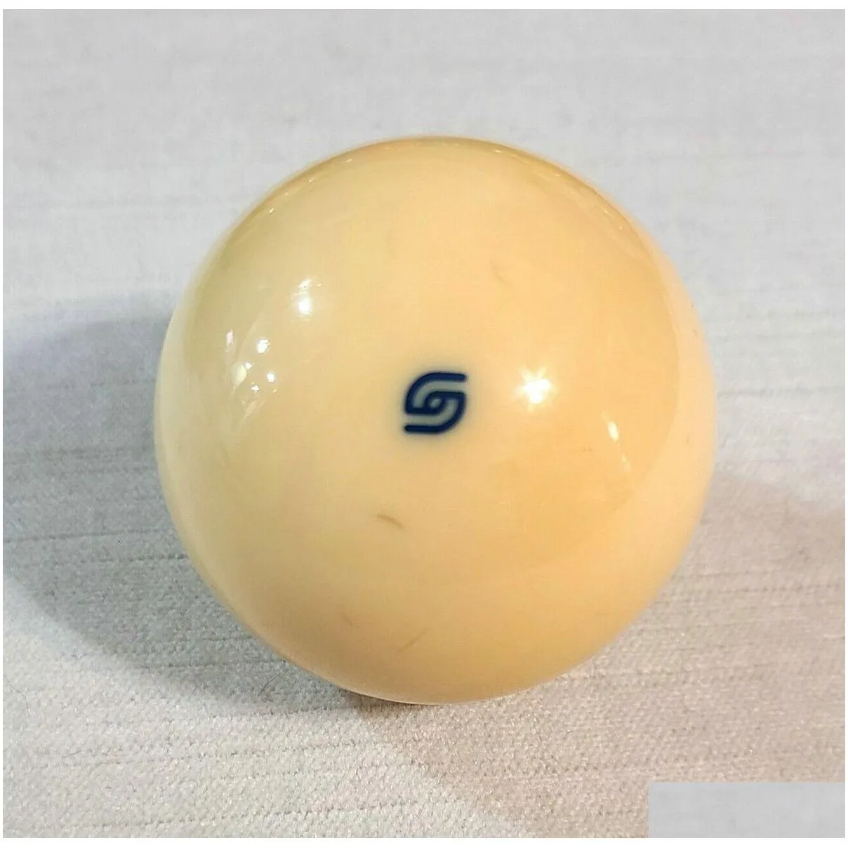 Billiard Balls Aramithtaiwan Blue Eye 6 Red Dots Cue Ball Replacement 214 2116 230615 Drop Delivery Dhg0Q
