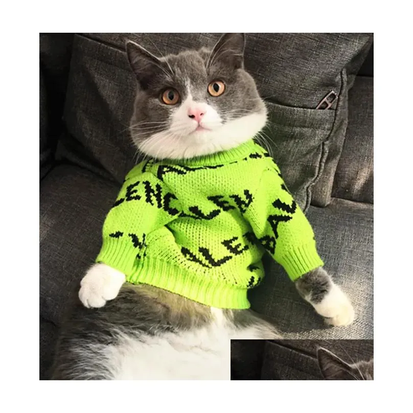 autumn and winter dog clothes wholesale corgi teddy/pomeranian christmas sweater cat sterilization clothing 