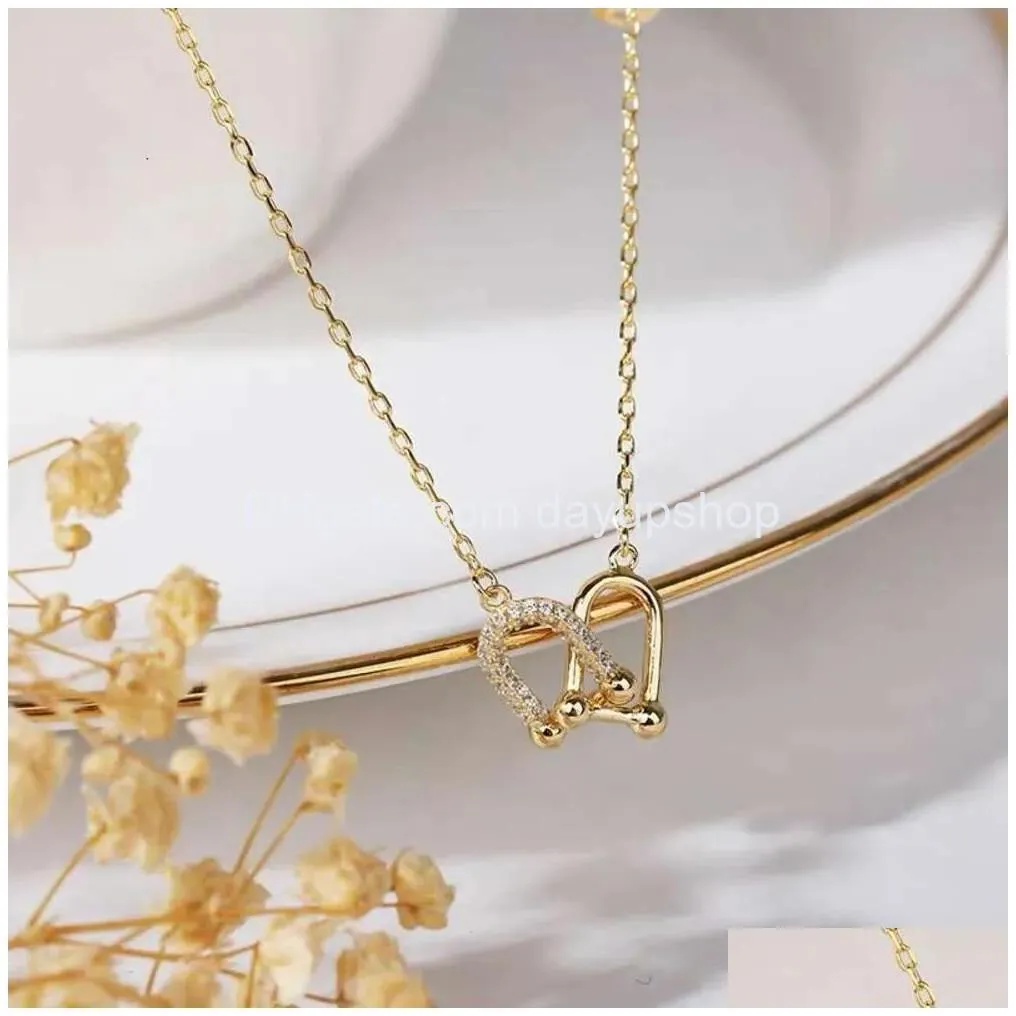 Pendant Necklaces Tiffansian T Family U-Shaped Horseshoe Buckle Ring Necklace With A High-End Sense Of Inset Style Metal Double Layer Dhnbm