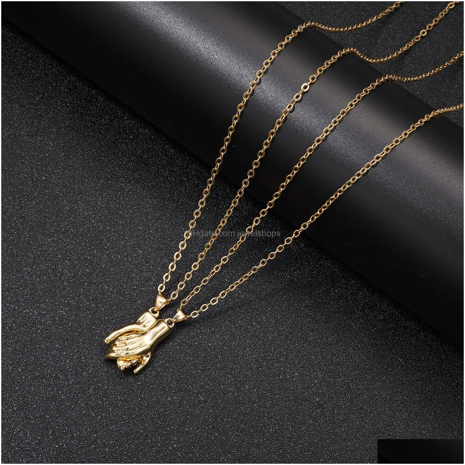Pendant Necklaces 2Pcs/Lot Magnetic Hand In Pendant Necklace Matching Necklaces Jewelry For Couple Friendship Valentines Day Drop Deli Dhdmy