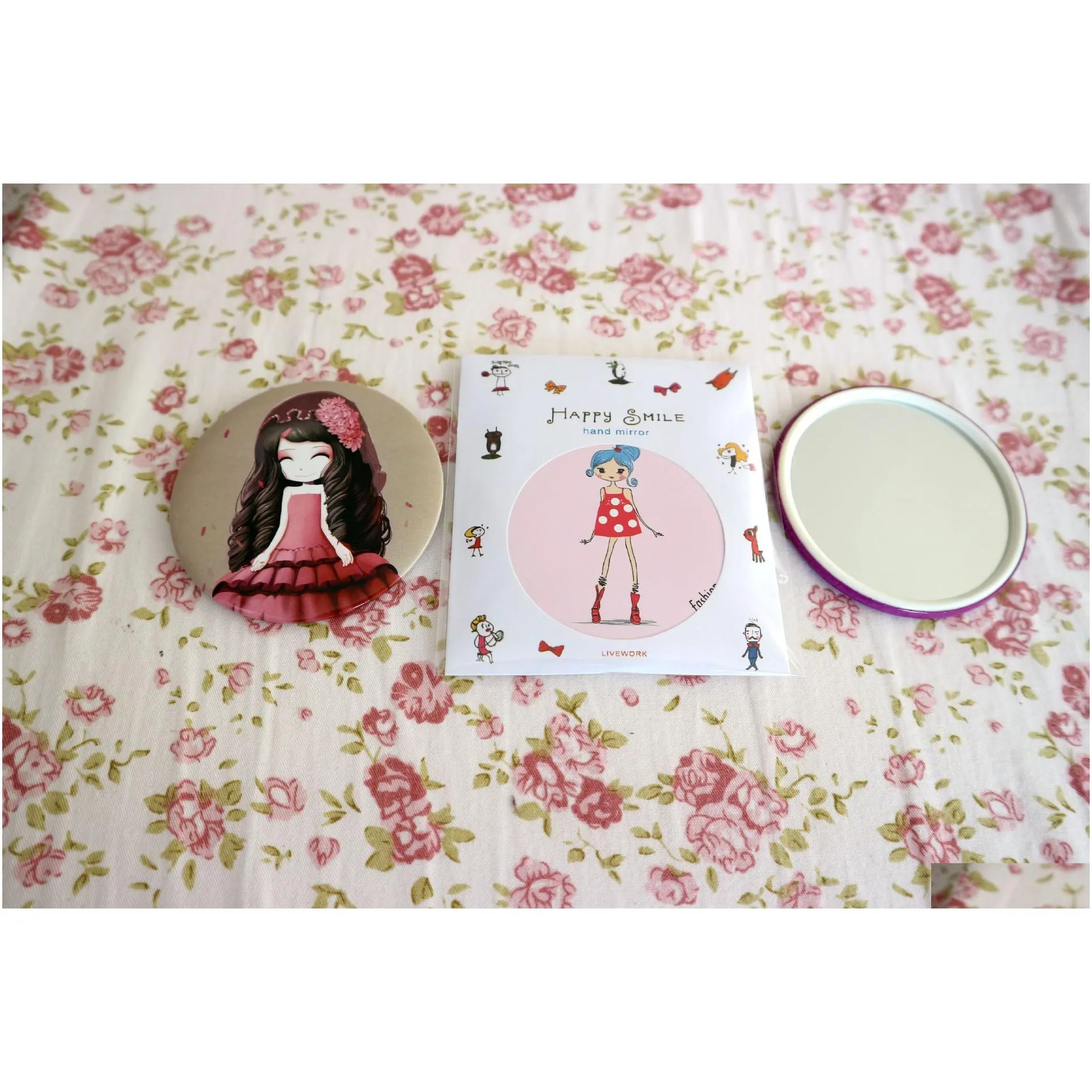 Compact Mirrors Girls039 Mini Pocket Cosmetic Compact Mirrors Small Cute Cartoon Hand Mirror Makeup Tools Wedding Gift Favors7497023 D Dh6Qs