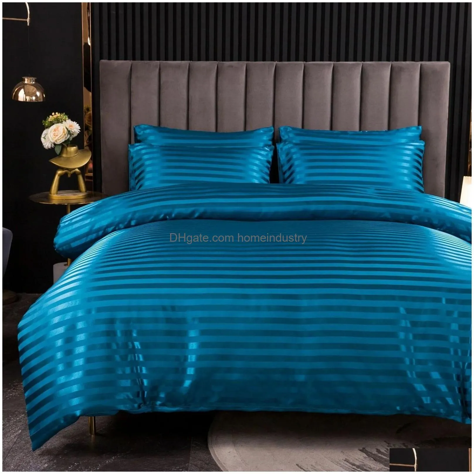 Bedding Sets Satin Duvet Er Twin Fl Queen King Size Stripes Soft Cozy Bed Linen Solid Color Quilt Luxury Set 231025 Drop Delivery Dhoxs