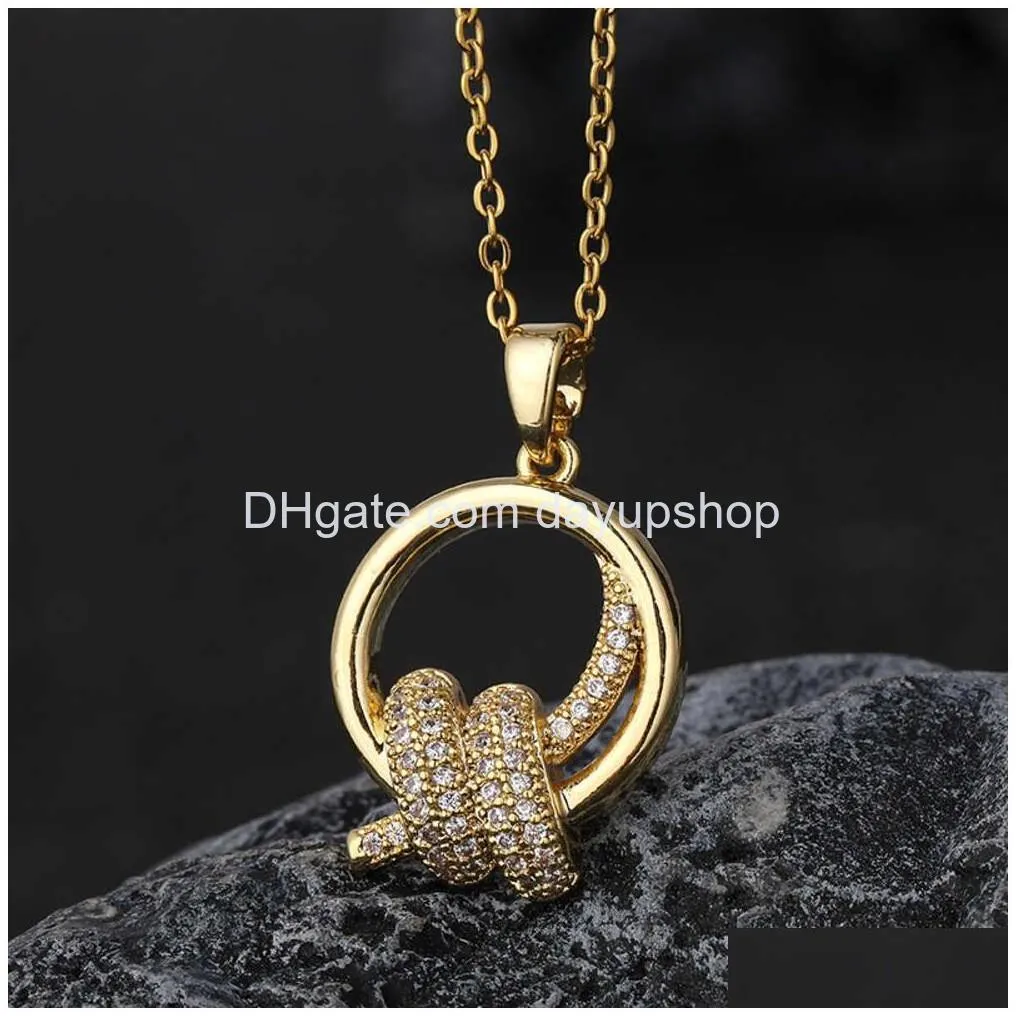 Pendant Necklaces Tlris Amily T Knot Valley Ailing Same Necklacetwisted Rope With Diamond Pendant Necklace For Womens Light Luxury Tit Dhzj9
