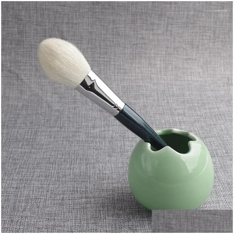 Makeup Brushes A02 Professional Handmade Make Up Brush Large Flat Round Face Powder B Soft Saikoho Goat Hair Drop Delivery Dhdw1