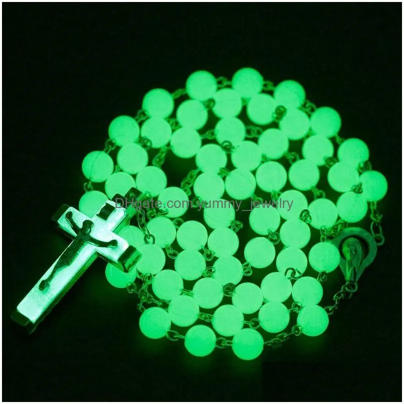 Pendant Necklaces Glow In The Dark Jesus Crucifix Cross Pendant Necklace Night Light Fluorescence Christ Prayer Beads Necklaces For Wo Dhiha