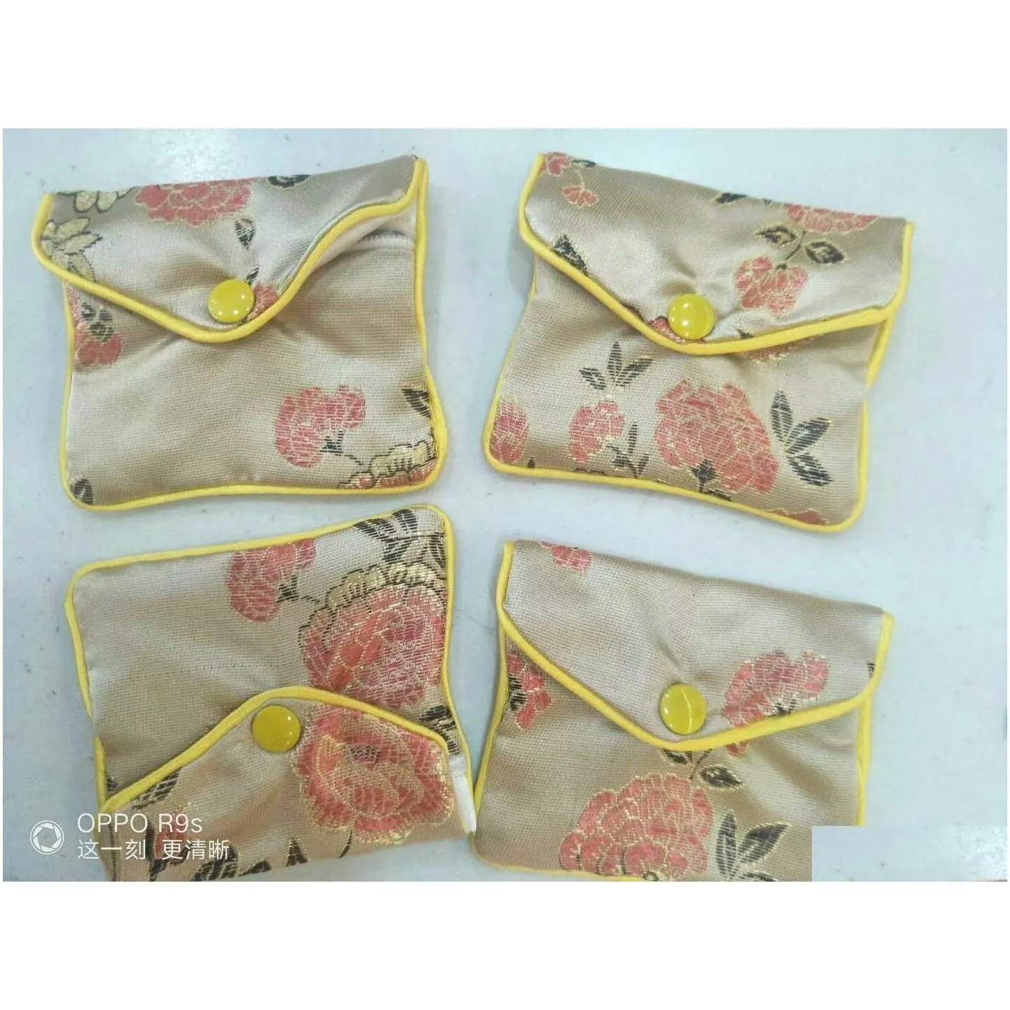 Jewelry Pouches, Bags 30Pcs Beige Floral Zipper Coin Purse Pouch Fashion Gift Bags For Jewelry Silk Bag Chinese Credit Card Holder Dro Dhf8Z