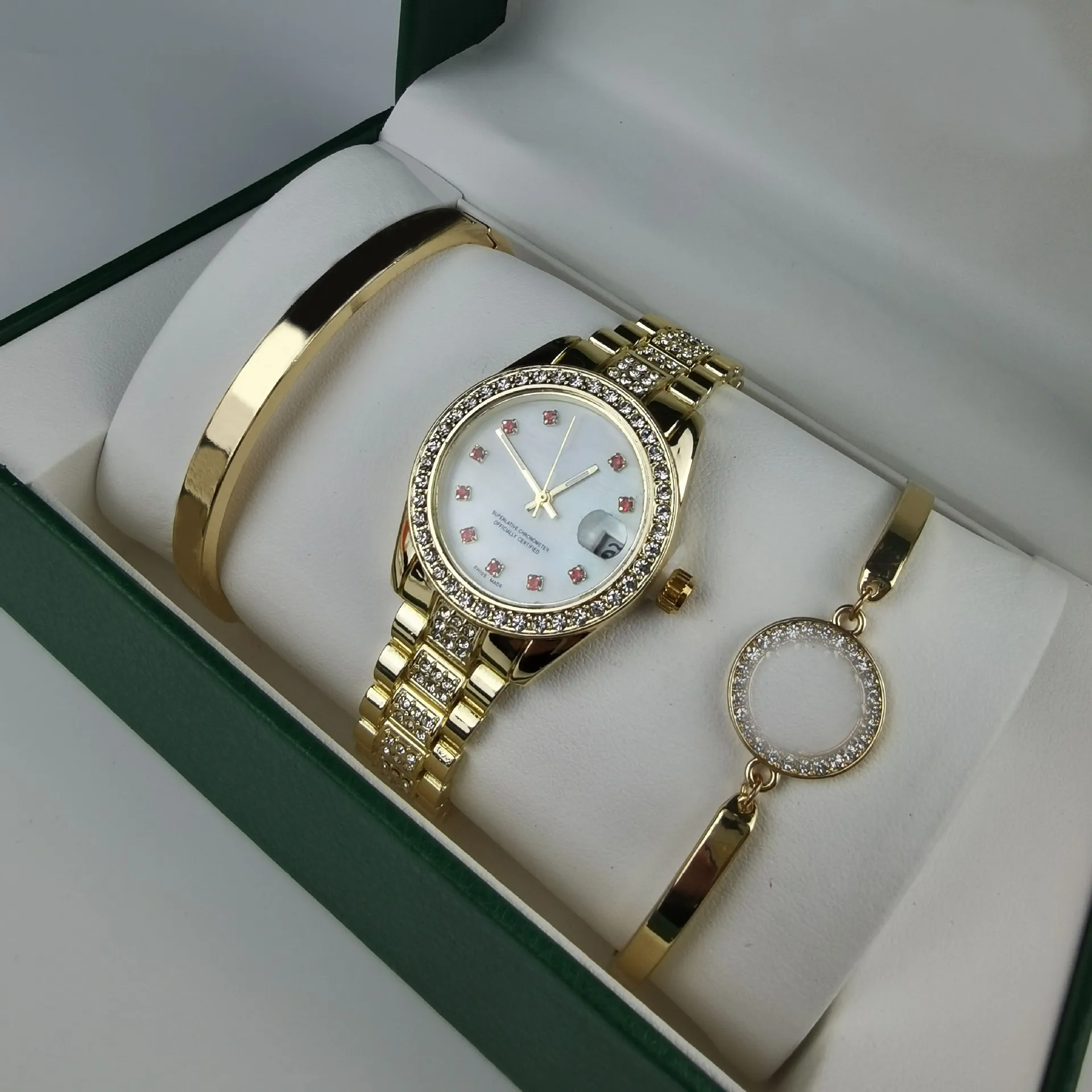 2023 New Luxury Men`s Quartz Watch Bracelet 3-piece Set with Full Sky Star and Diamond Design Waterproof Automatic Date Watch Women`s Stainless Steel Sports Time Watch