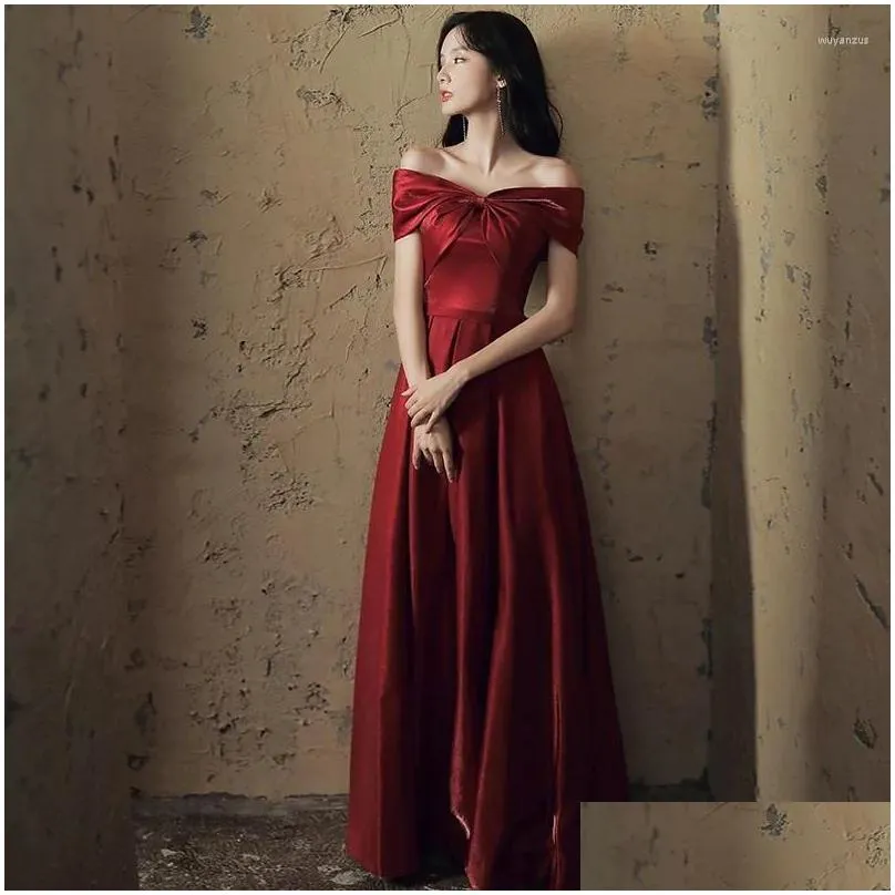 ethnic clothing bride 2024 burgundy engagement wedding dress female banquet off-shoulder satin evening toast